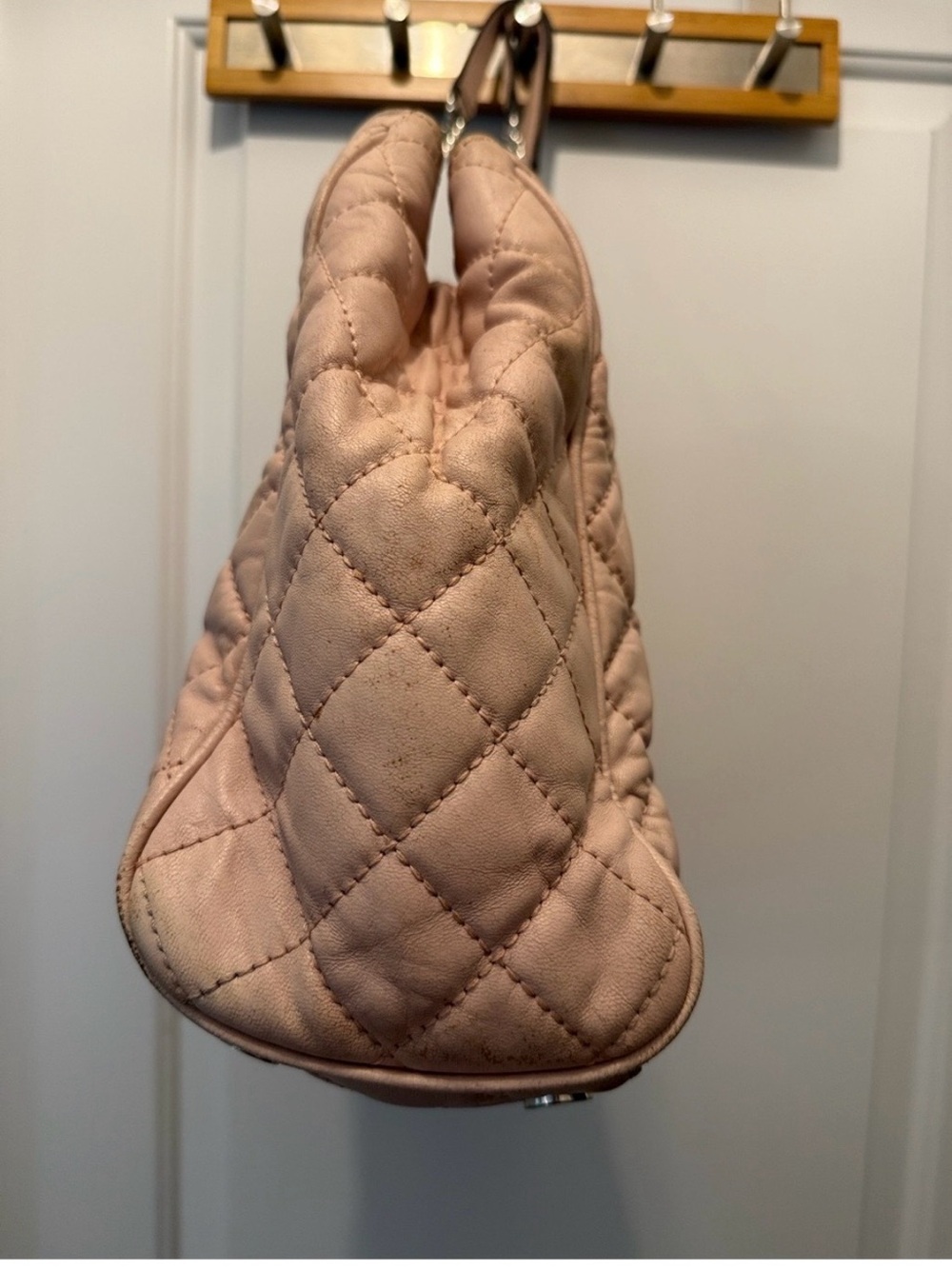 Michael Kors Quilted Blush Shoulder Tote with Chain Straps - Picture 4 of 6